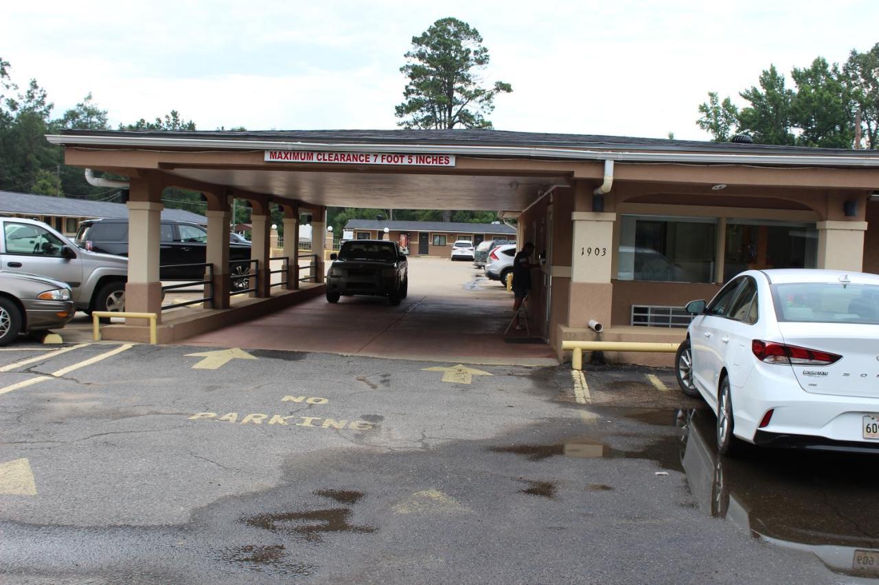 Evergreen Inn And R.V. Winnfield Exteriér fotografie